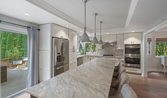 13 Colton Ct, Bayville, NJ 08721