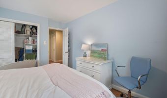 7205 RADNOR Rd, Bethesda, MD 20817