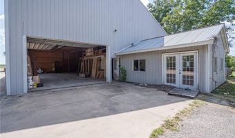 879 N 200 Rd, Baldwin City, KS 66006