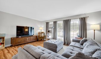 3010 N Kennicott Ave, Arlington Heights, IL 60004