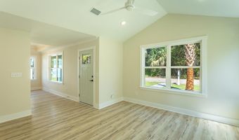 200 13th St, Apalachicola, FL 32320