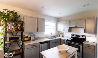 2427 Shady Ln, Anderson, IN 46011