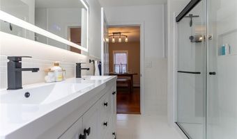 17 Oak Ave, East Providence, RI 02915