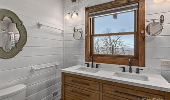 25 Crestwood Dr, Arden, NC 28704