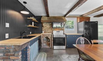 695 Brewster St, Coventry, CT 06238