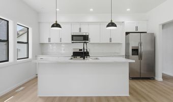 611 3rd St NW, Austin, MN 55912