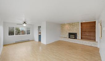 835 12TH St, Bandon, OR 97411