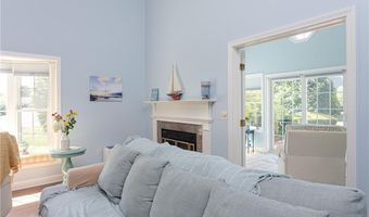 327 Corey Ln, Middletown, RI 02842