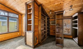 584 Apple Dr, Akron, OH 44319