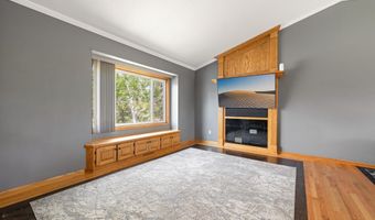 550 Mckinley St, Anoka, MN 55303