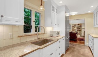 1504 LAFAYETTE Dr, Alexandria, VA 22308
