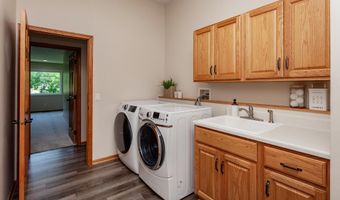 4518 Hemingway Dr, Ames, IA 50014