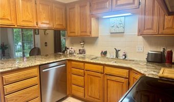 8 Merritt Dr, Bella Vista, AR 72714