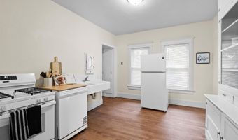 126 YALE St, Green Bay, WI 54303