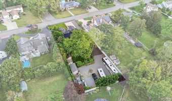 50 Towne St, Amityville, NY 11701