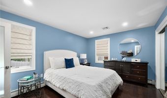 7 Robins Way, North Providence, RI 02904