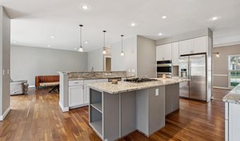 43949 BRUCETON MILLS Cir, Ashburn, VA 20147