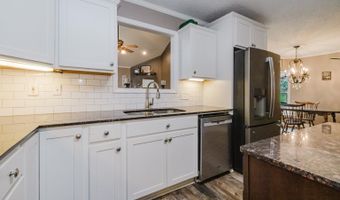 2404 Shaker Rdg, Benton, AR 72015