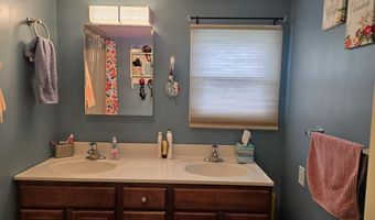 1031 Rosewood Dr, Altoona, PA 16601