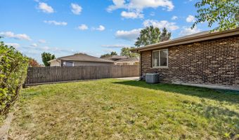 1750 W Woodland Ave, Addison, IL 60101