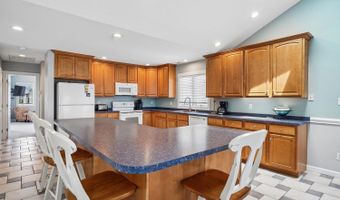 214 2ND St, Bethany Beach, DE 19930