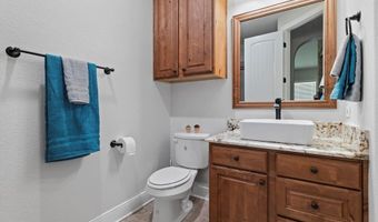 402 N Parkway Dr, Alvarado, TX 76009