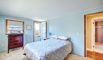 62 Meadowcrest Dr, Cumberland, RI 02864