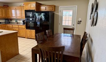 606 S Hubbard St, Alvord, TX 76225