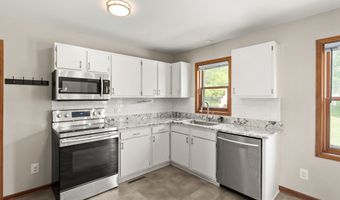 5423 Norris St, Ames, IA 50014