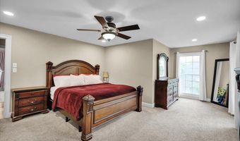 13 IRON Cir, Reading, PA 19607