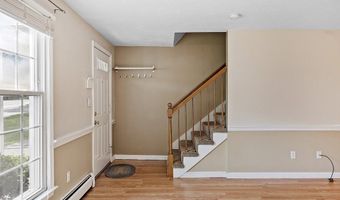 10 Tuck Farm Rd 4, Auburn, MA 01501