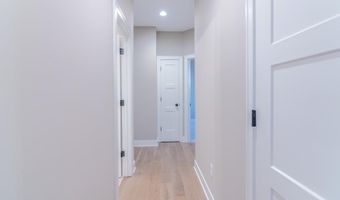 16729 Pinehurst Dr, Basehor, KS 66007
