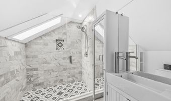 2360 S ARLINGTON RIDGE Rd, Arlington, VA 22202