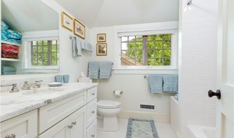 431 Bellevue Ave CH, Newport, RI 02840
