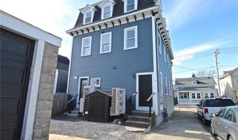668 Thames St 2, Newport, RI 02840