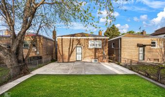 8223 S Muskegon Ave, Chicago, IL 60617