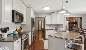 1094 Brookway Dr, Avon, IN 46123