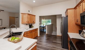 4518 Hemingway Dr, Ames, IA 50014