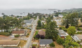 1214 Ransom Ave, Brookings, OR 97415