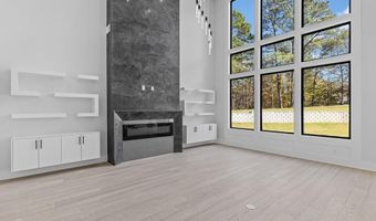 555 Versailles Dr, Auburn, GA 30011