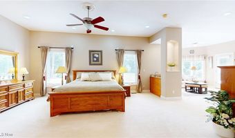 460 Berwick Cir, Aurora, OH 44202