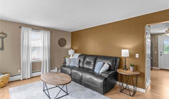 17 Linwood Dr, Coventry, RI 02816