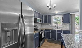 162 Pine St, Warwick, RI 02888