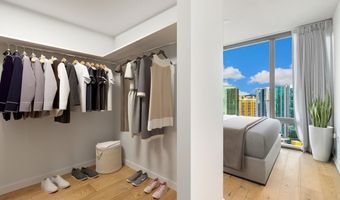 1001 Queen St 3208, Honolulu, HI 96814