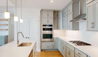 4 Longview Dr 403, Atkinson, NH 03811