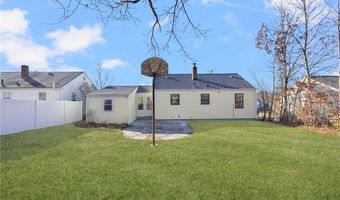 17 Loring St, Cranston, RI 02920