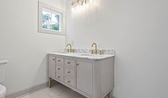 135 Holmes St, Barnesville, GA 30204