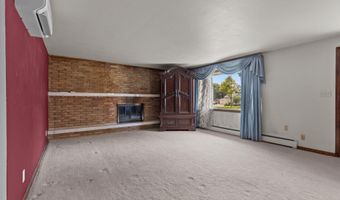 630 W CAPITOL Dr, Appleton, WI 54911