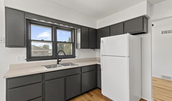 104 NW Sharmin Dr, Ankeny, IA 50023