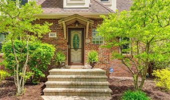 805 S Mitchell Ave, Arlington Heights, IL 60005